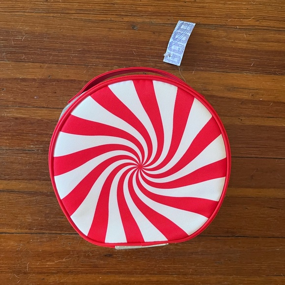 SOLD! Clinique Round Red & White Peppermint Candy Bag - Picture 1 of 4